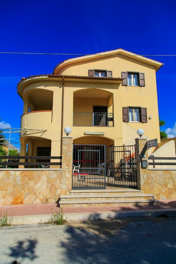 Casa Vacanze L'Orizzonte Aparthotel Valderice Εξωτερικό φωτογραφία